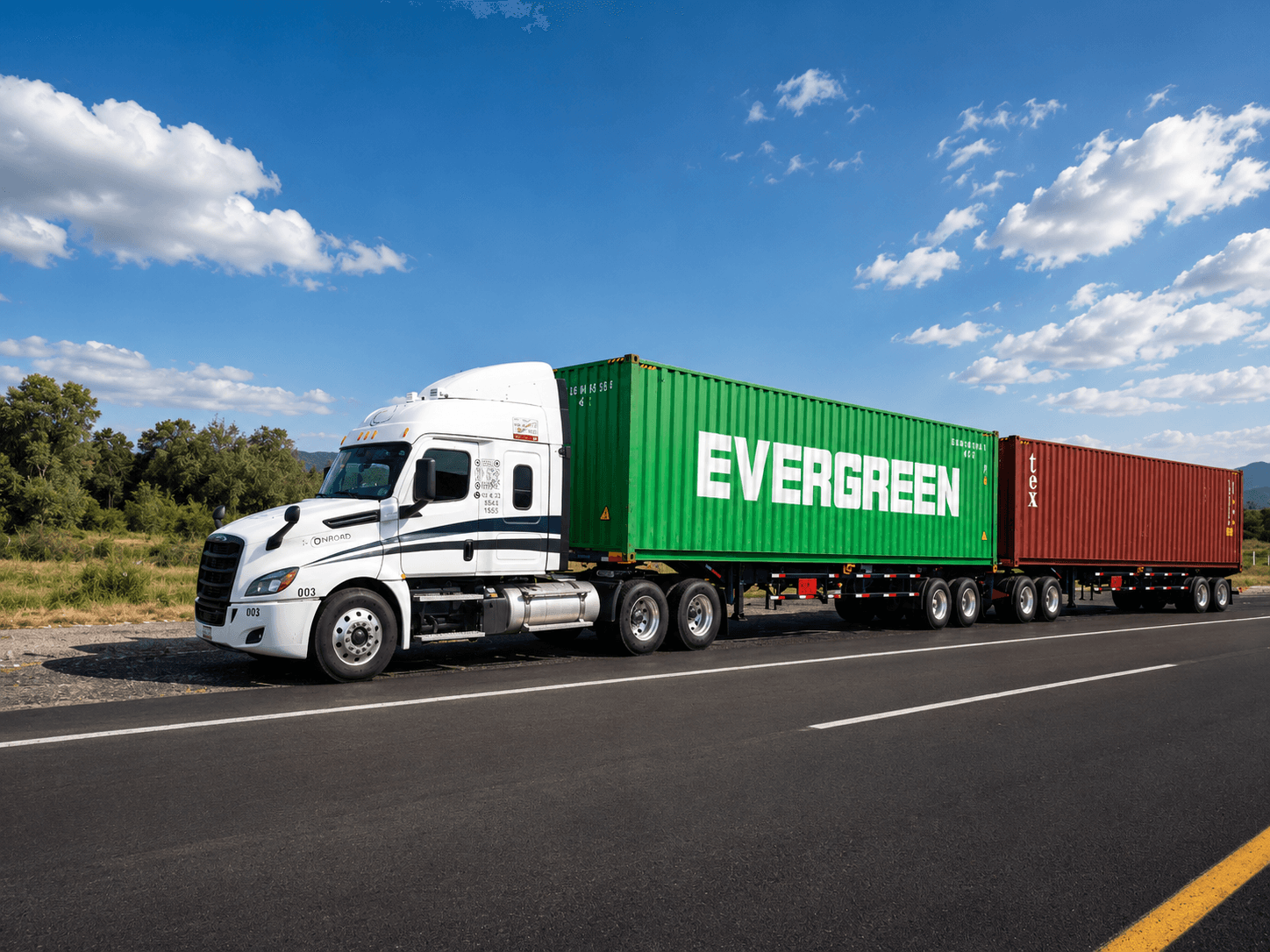 Camión ITER Road con contenedor Evergreen en ruta